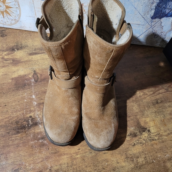 UGG Women's Brown Chaney Winter Moto Boots, Size 9. - Picture 9 of 11